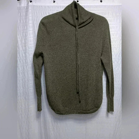 Ladies Cynthia Rowley Extra Fine Merino Wool,Cowl  Neck Sweater. Size M - Picture 1 of 9